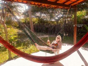 Galeria en el jardin de la casa de Atins