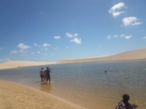 Bañandose en el rio Preguica