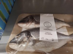 pescados frescos en supermercado Morrisons en Stratford Londres
