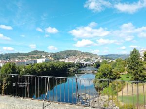VIsta del Puente del milenio desde el Puente Romano