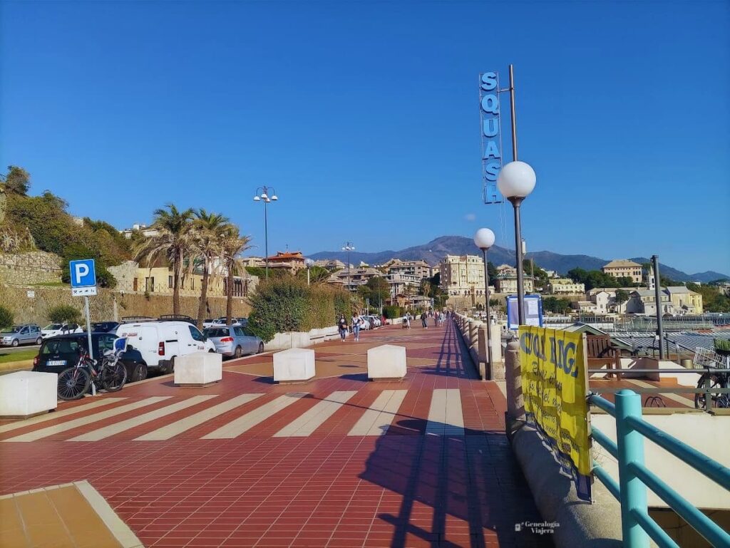 Vista del Corso Italia en Génova, el paseo marítimo que conecta el centro de la ciudad con el pintoresco barrio de Boccadasse.